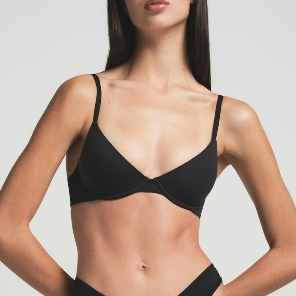 SKIMS Fits Everybody Scoop Plunge Bra 32D NWT